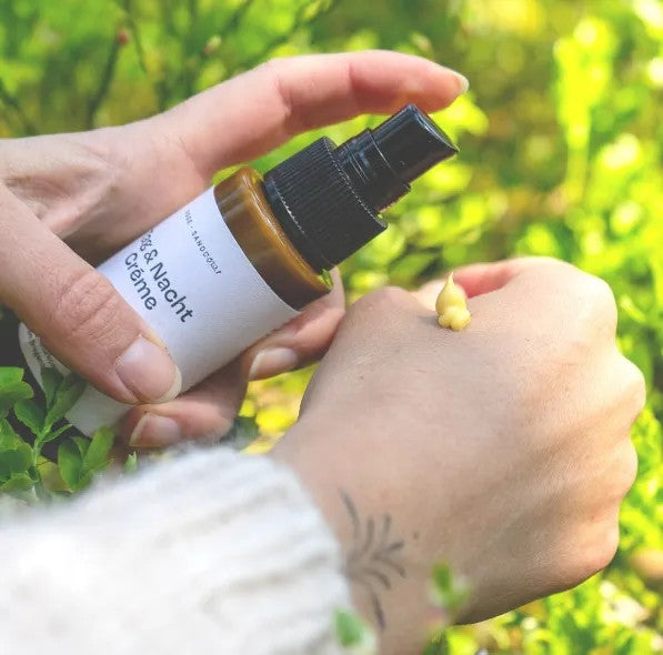 crema viso giorno notte rigenerante rosa alpina olivello spinoso bio vegan